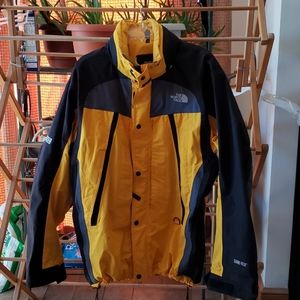 The North Face coat Men Medium Yellow &Black